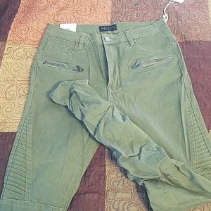 Moto style skinny pant